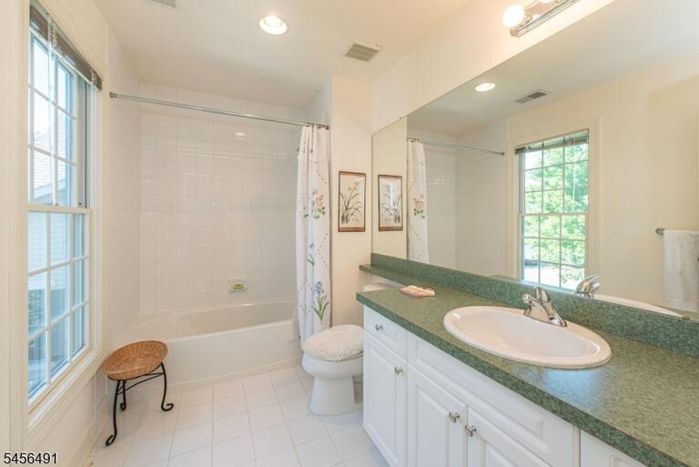 Property listing MLS 4049134 photo 24