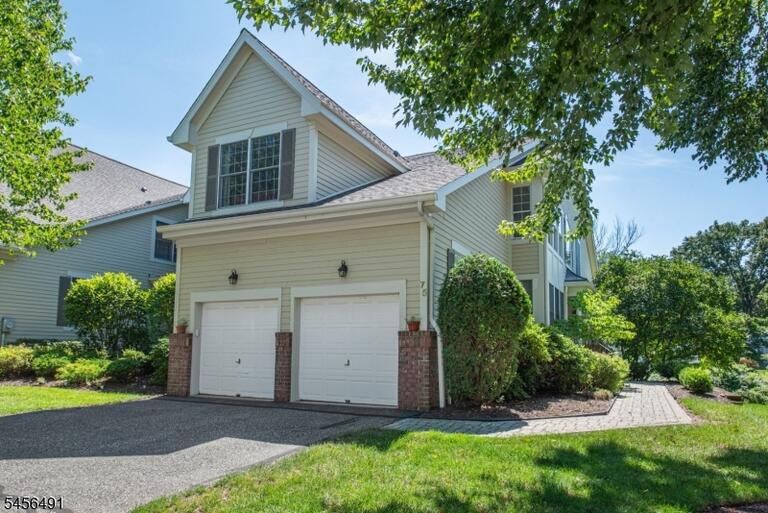 Property listing MLS 4049134 photo 3