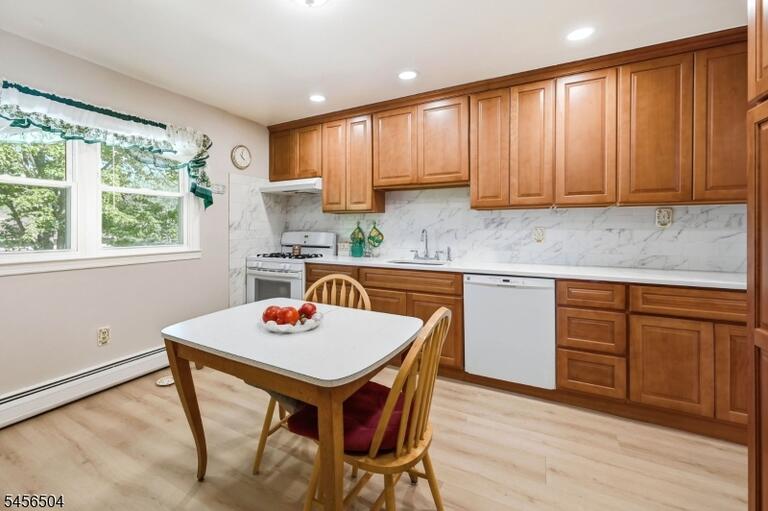 Property listing MLS 4049137 photo 8