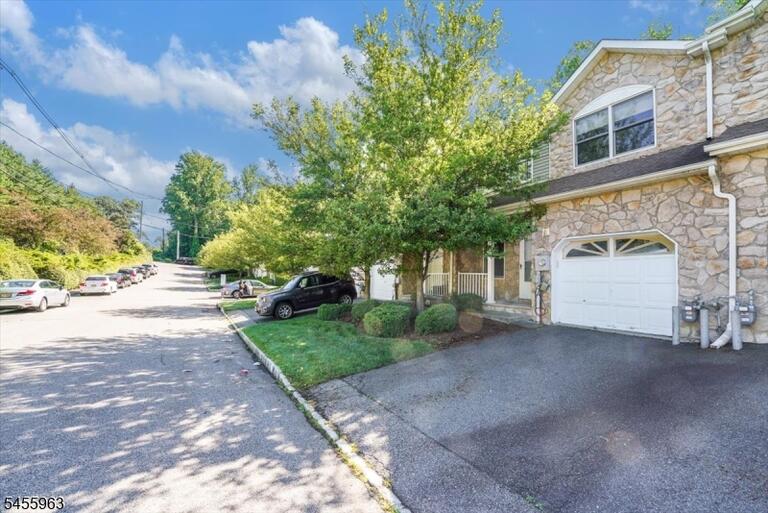 Property listing MLS 4049138 photo 36