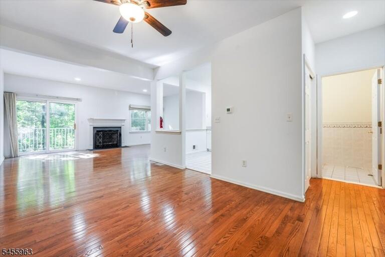 Property listing MLS 4049138 photo 5