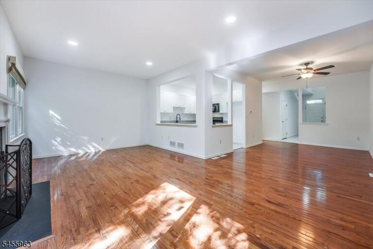 Property listing MLS 4049138 photo 8