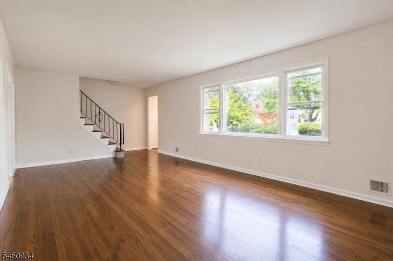 Property listing MLS 4049140 photo 7
