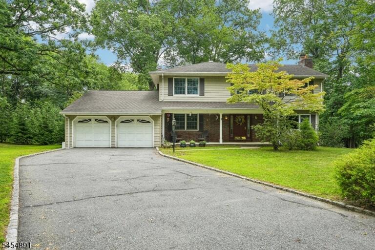 Property listing MLS 4049148 photo 1