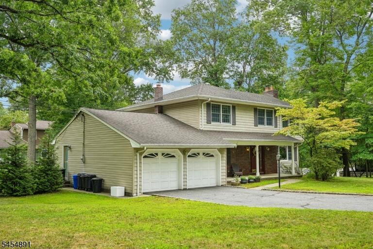 Property listing MLS 4049148 photo 3