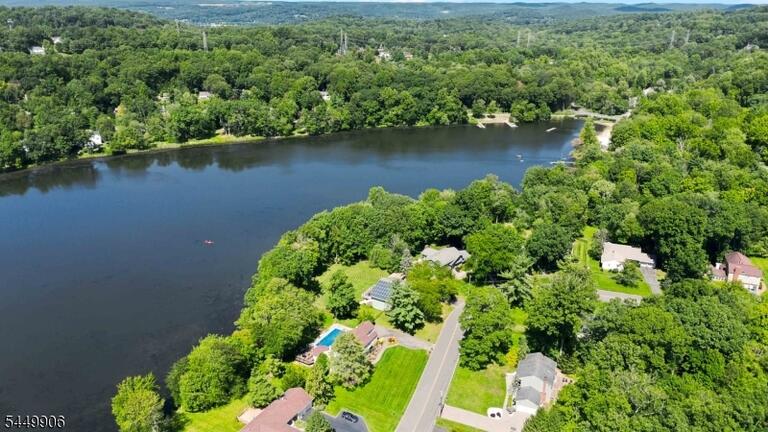 Property listing MLS 4049151 photo 28