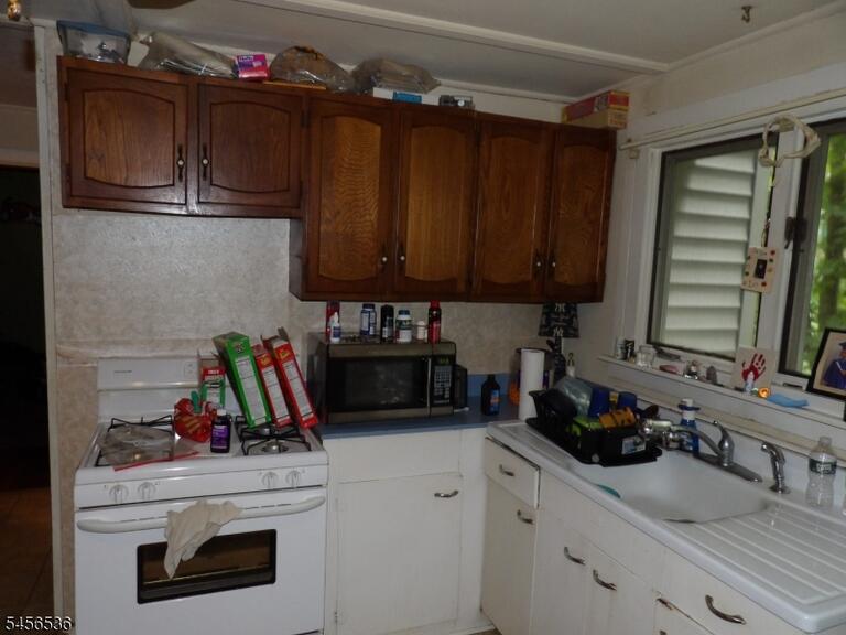 Property listing MLS 4049153 photo 3