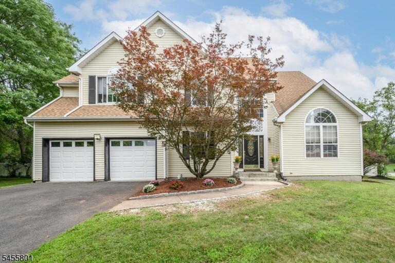 Property listing MLS 4049154 photo 1