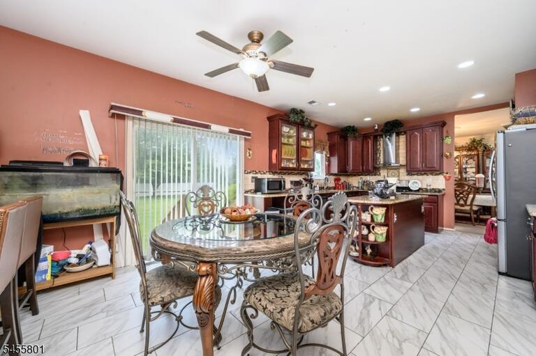 Property listing MLS 4049154 photo 13