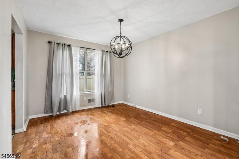 Property listing MLS 4049173 photo 8