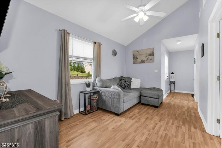 Property listing MLS 4049177 photo 23