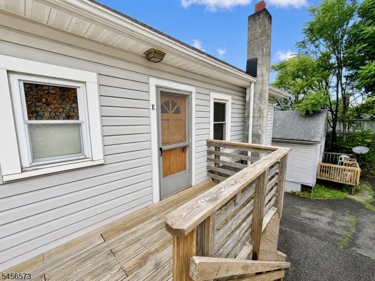 Property listing MLS 4049180 photo 2