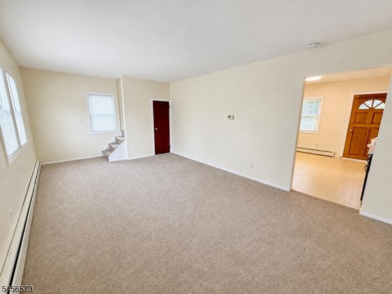 Property listing MLS 4049180 photo 3