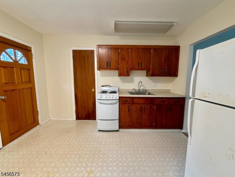 Property listing MLS 4049180 photo 5