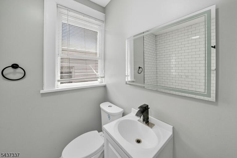 Property listing MLS 4049182 photo 22