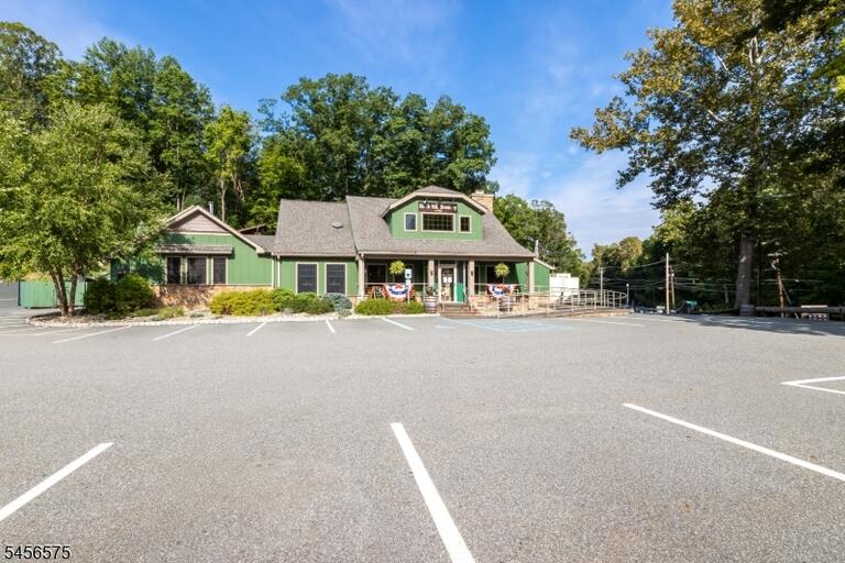 Property listing MLS 4049183 photo 3