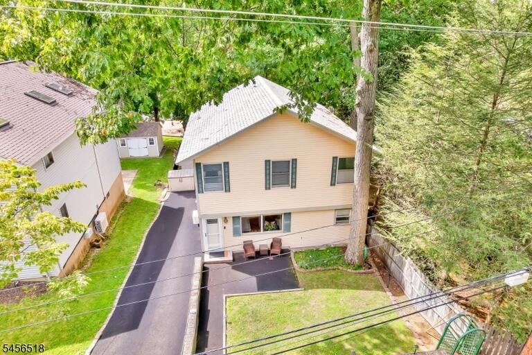 Property listing MLS 4049184 photo 3