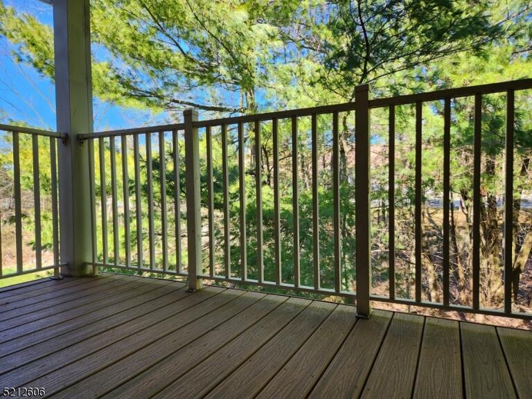 Property listing MLS 4049185 photo 11