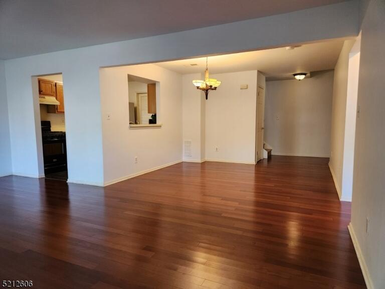 Property listing MLS 4049185 photo 3