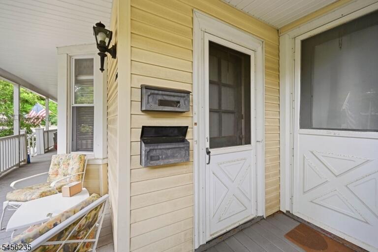 Property listing MLS 4049187 photo 3