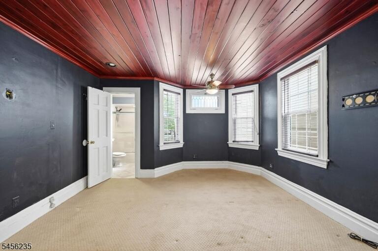 Property listing MLS 4049187 photo 9