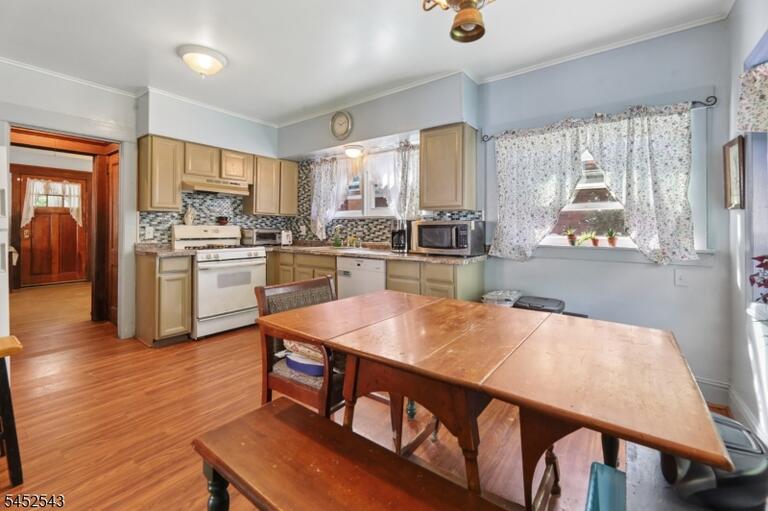 Property listing MLS 4049191 photo 12