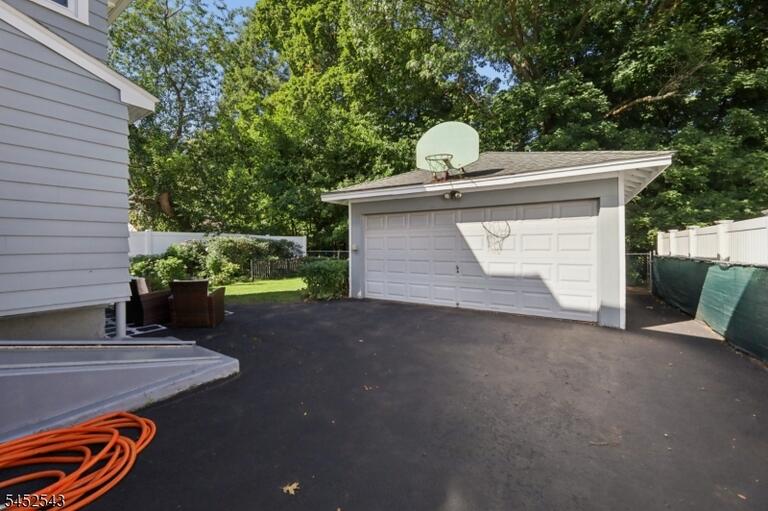 Property listing MLS 4049191 photo 26