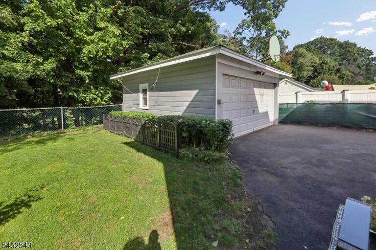 Property listing MLS 4049191 photo 27