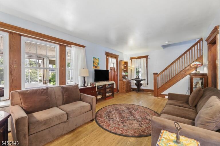 Property listing MLS 4049191 photo 4