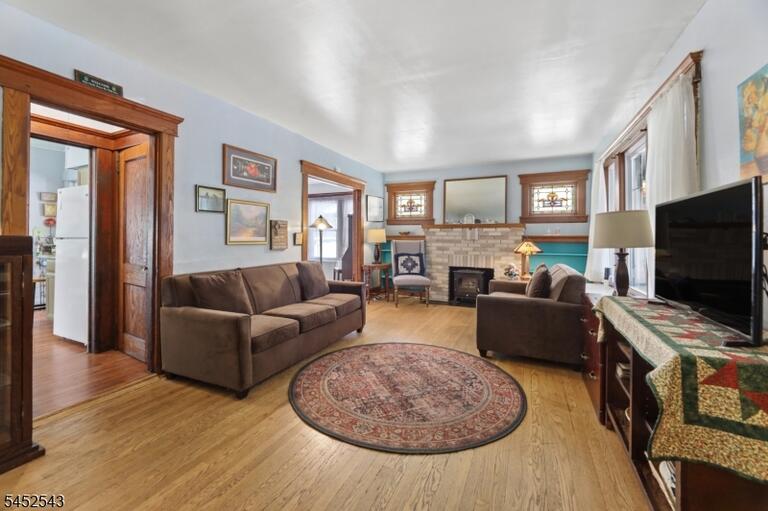 Property listing MLS 4049191 photo 5