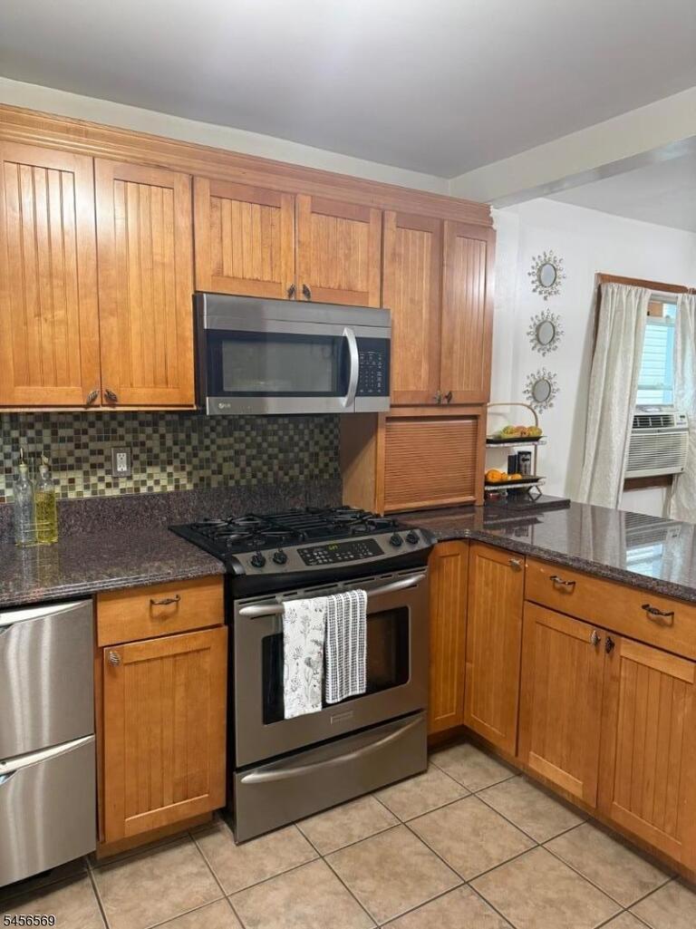 Property listing MLS 4049198 photo 10