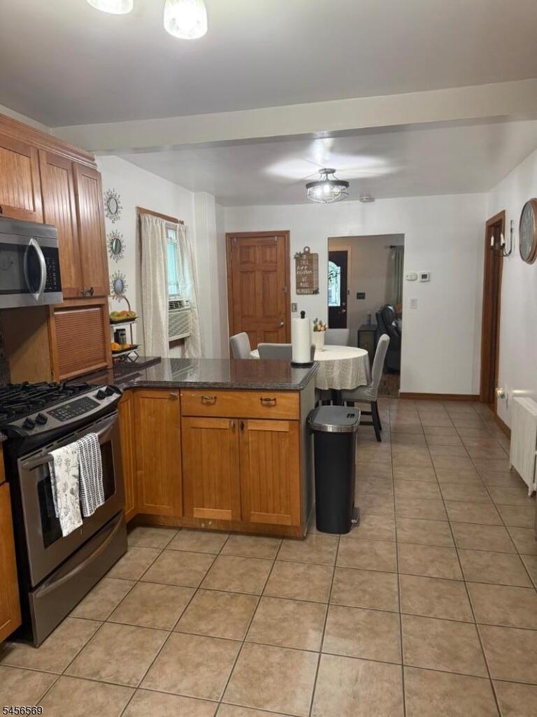 Property listing MLS 4049198 photo 8
