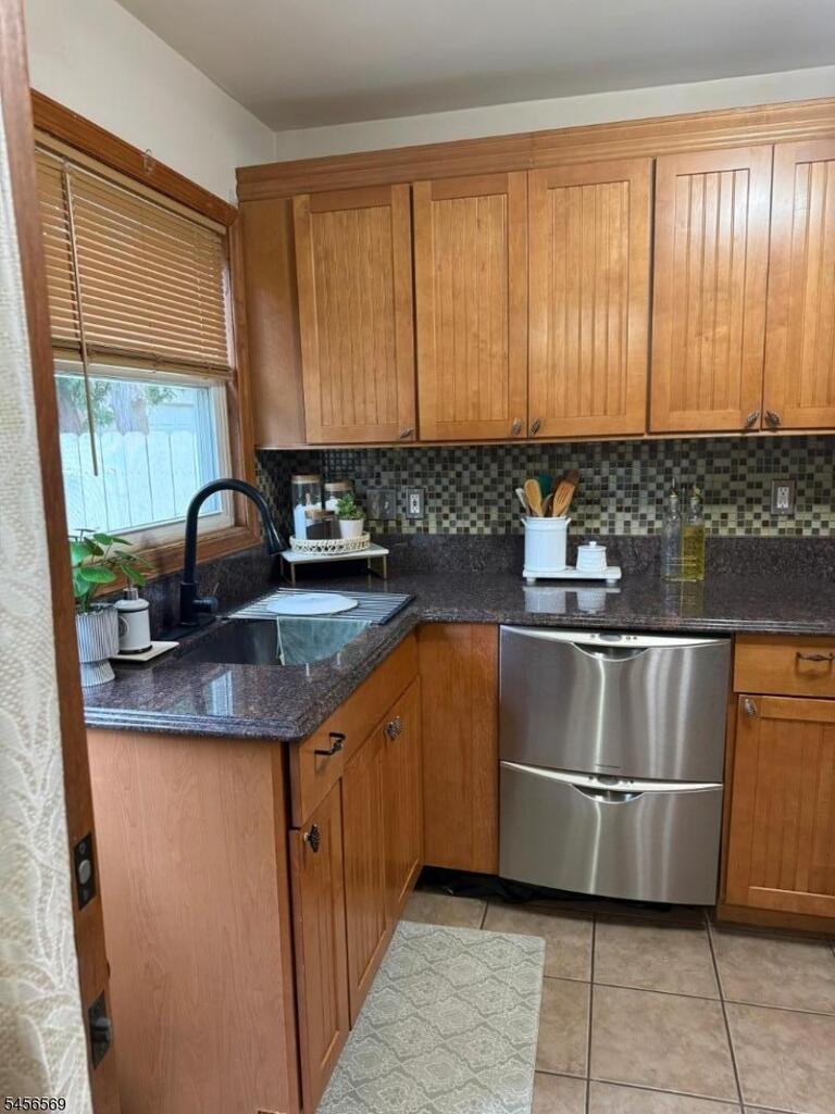 Property listing MLS 4049198 photo 9