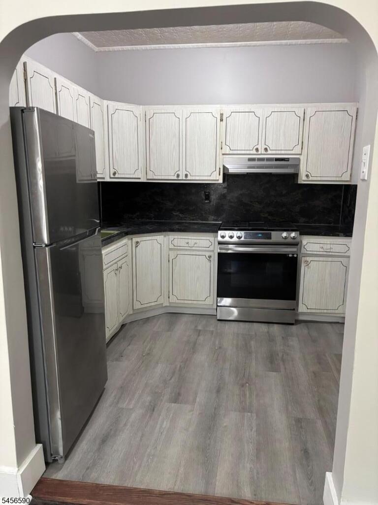 Property listing MLS 4049202 photo 3