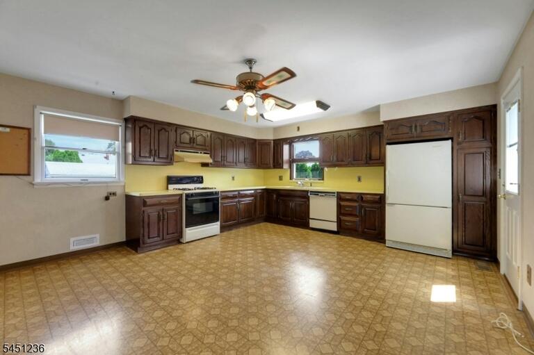 Property listing MLS 4049205 photo 17