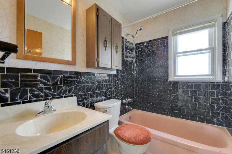 Property listing MLS 4049205 photo 31