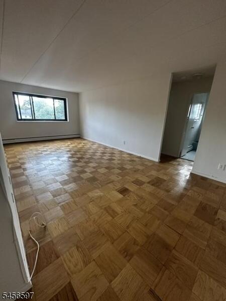 Property listing MLS 4049207 photo 4