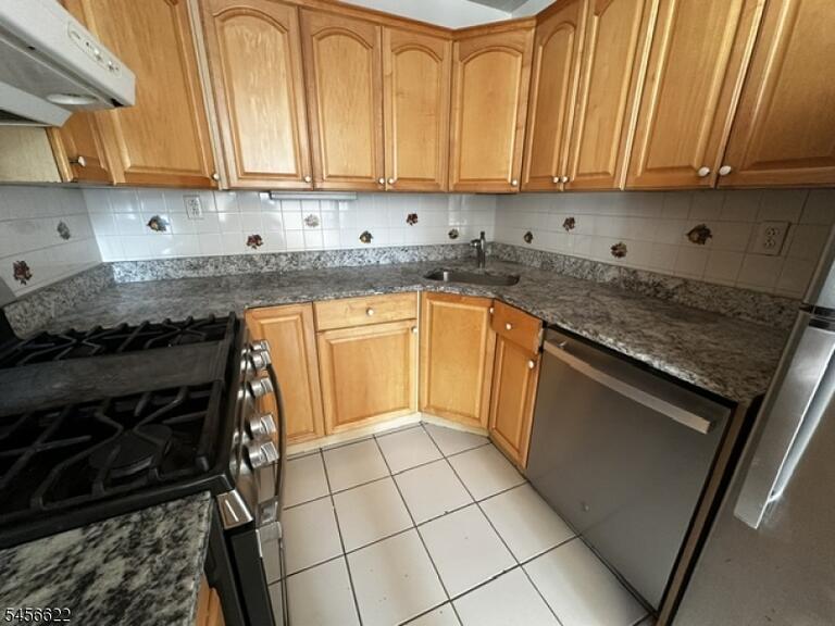Property listing MLS 4049219 photo 15