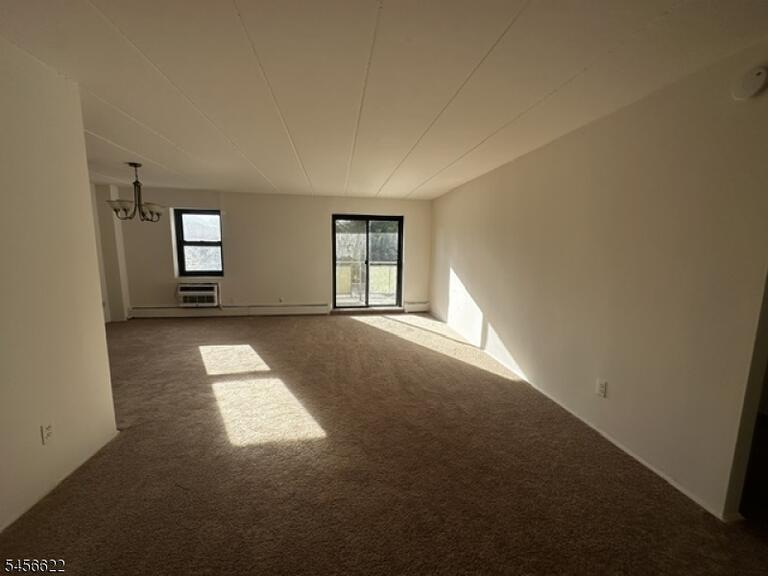 Property listing MLS 4049219 photo 3
