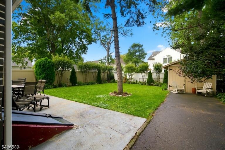 Property listing MLS 4049227 photo 9