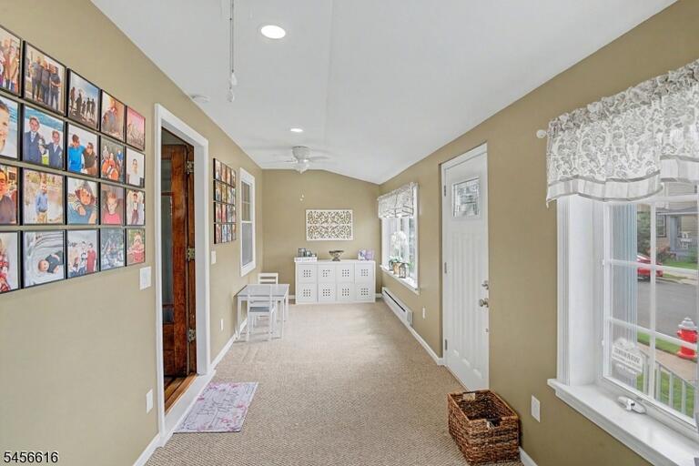 Property listing MLS 4049234 photo 3