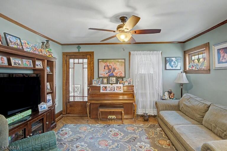 Property listing MLS 4049234 photo 5