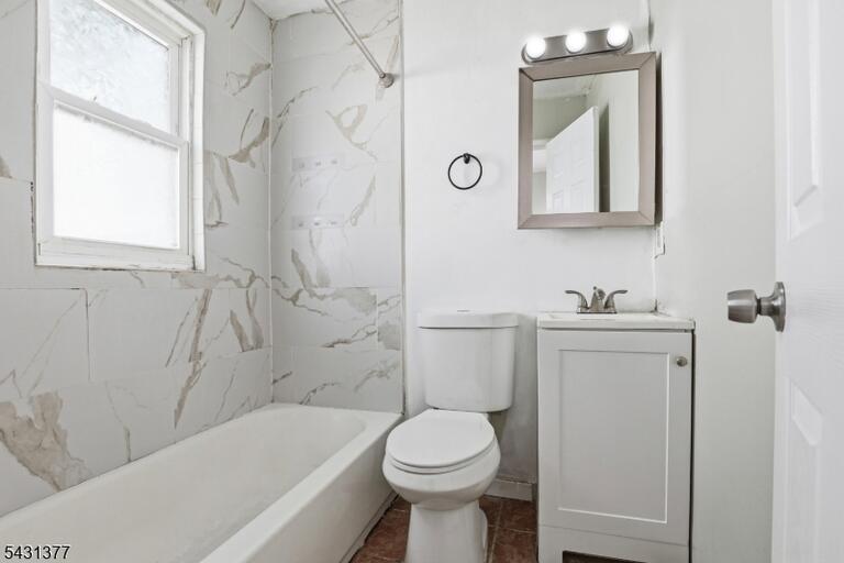 Property listing MLS 4049238 photo 14