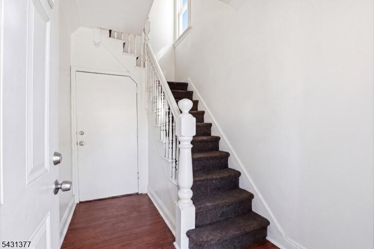Property listing MLS 4049238 photo 4