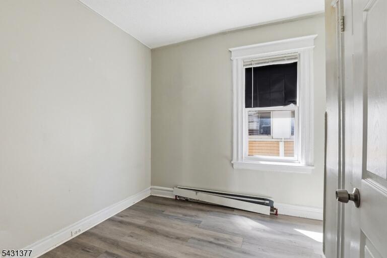 Property listing MLS 4049238 photo 8