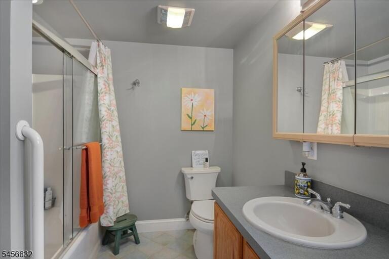 Property listing MLS 4049245 photo 16