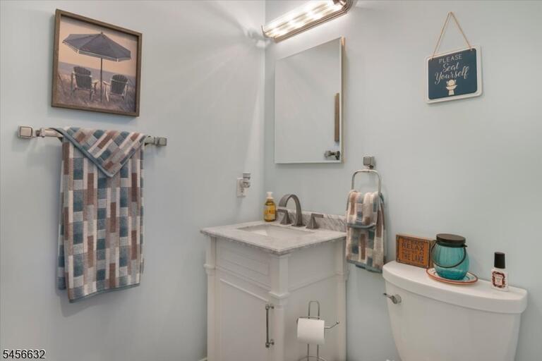 Property listing MLS 4049245 photo 9
