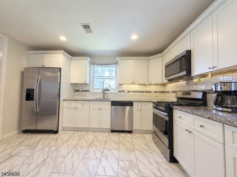 Property listing MLS 4049249 photo 10