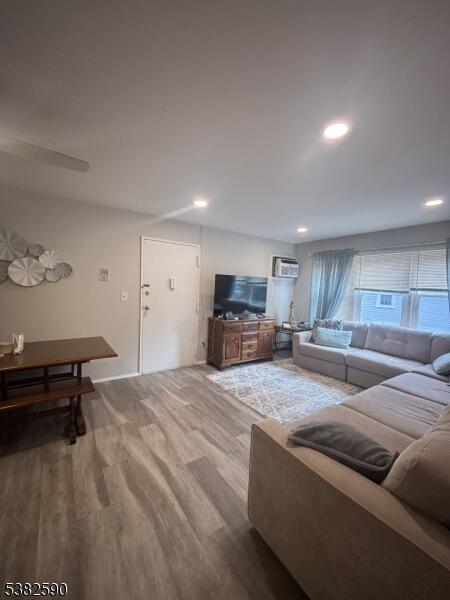 Property listing MLS 4049252 photo 2