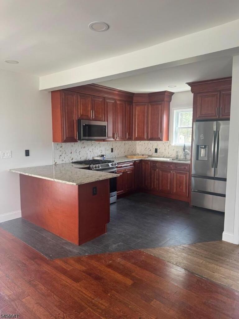 Property listing MLS 4049253 photo 3